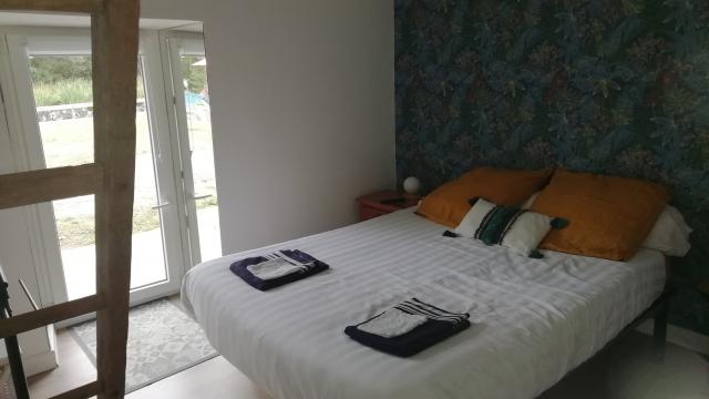 Rostrenen_ecluse150-chambre-rez-de-halage.jpg