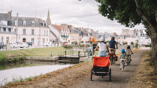Pontivy - En arrivant à l'écluse