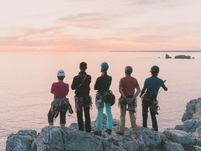 Presqu'île de Crozon - Escalade entre amis à la pointe de Pen Hir