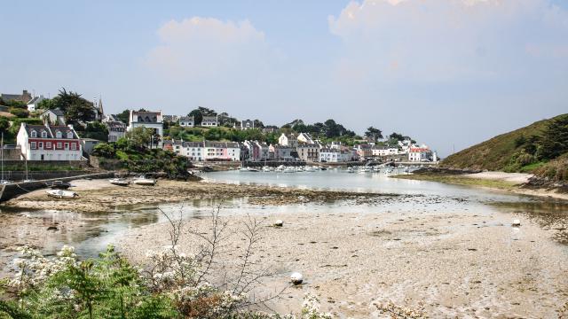 Hafen von Sauzon bei Ebbe