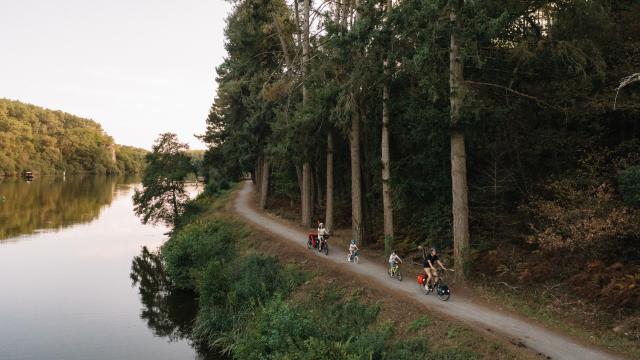 Bains-sur-Oust - Balade en famille