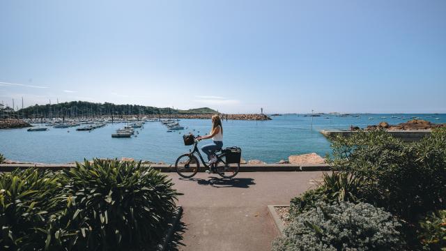 Trébeurden - Balade à vélo sur le port