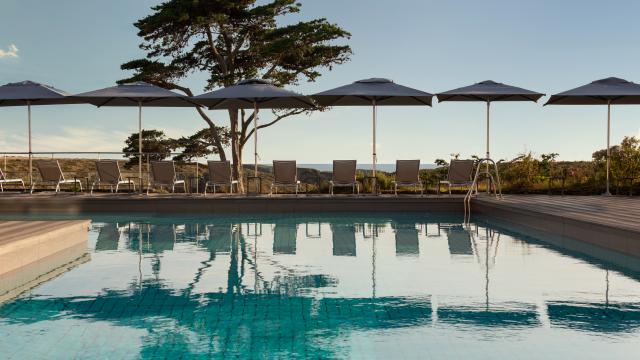 Belle île - Castel Clara Thalasso & Spa - piscine vue mer