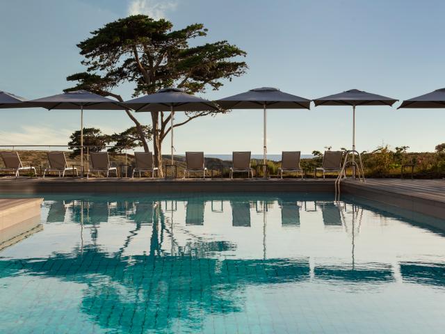 Belle île - Castel Clara Thalasso & Spa - piscine vue mer