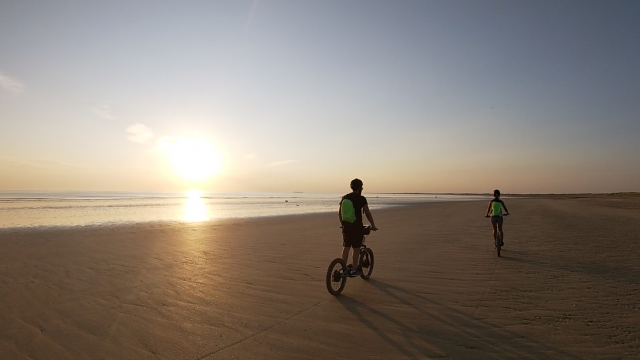 Erdeven - Trottinette électrique sur la plage