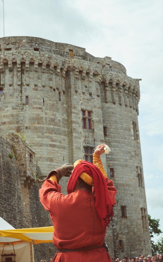 Dinan Fete Des Remparts P M Villareal