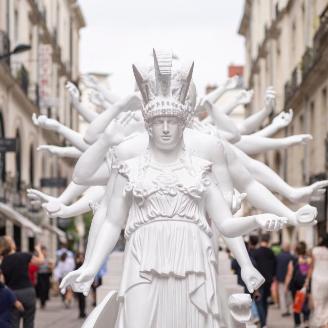 Xu-Zhen-European-Thousand-Arms-Classical-Sculpture-Le-Voyage-a-Nantes-2023