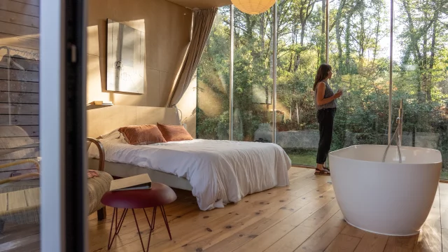 Ploemel - La belle Folie - Cabane Tissee - Chambre - Baignoire