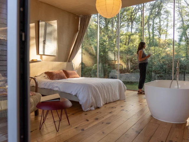 Ploemel - La belle Folie - Cabane Tissee - Chambre - Baignoire