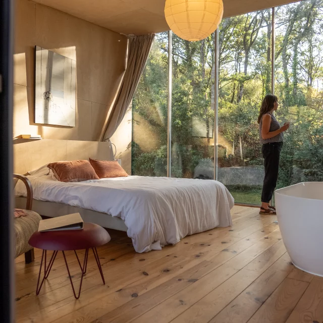 Ploemel - La belle Folie - Cabane Tissee - Chambre - Baignoire