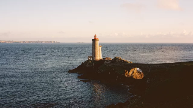 Plouzane - Phare du Petit Minou - Pont - Soleil couchant - Crepuscule
