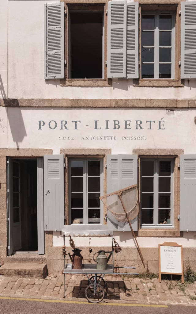 Port-Louis - Port-Liberte - Chez Antoinette Poisson - Epuisette - Devanture
